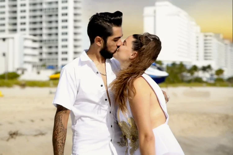 Find a Photographer for Couples on the Beaches of Miami Beach